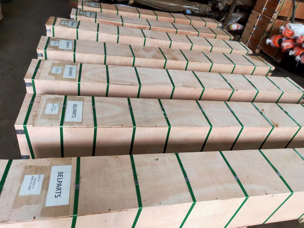 EC240BLC EC240B Hydrauliczny cylinder wysięgnika do części zamiennych koparki VOE14510808 VOE14514840 Zamiennik wysokiej jakości