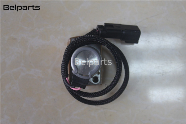 Belparts do koparki część zamienna do sterowania pompą hydrauliczną zawór pilotowy 702-21-57400 zawór elektromagnetyczny do PC200-8 PC220-8 PC300-8